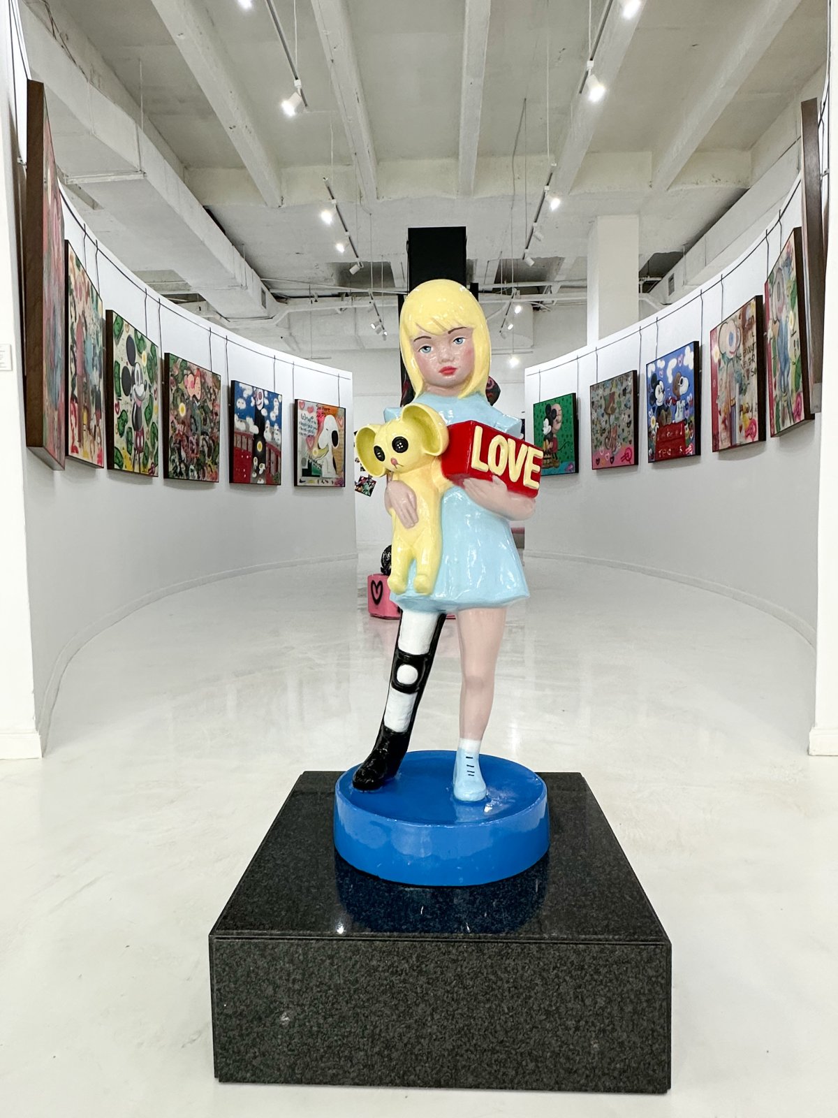 Investing in the Infinite: A Collector’s Guide to Pop Art Sculpture for Sale